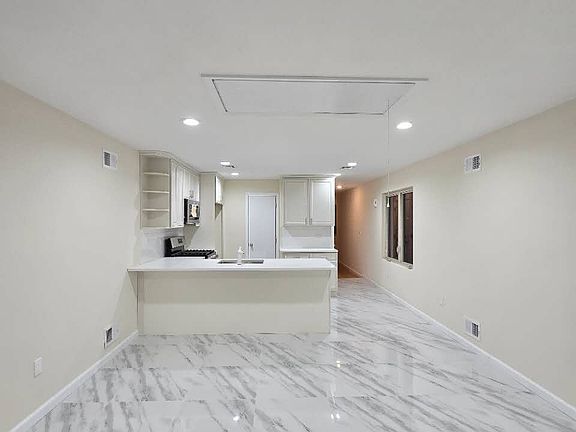 5th image of 241A Freeborn St #2