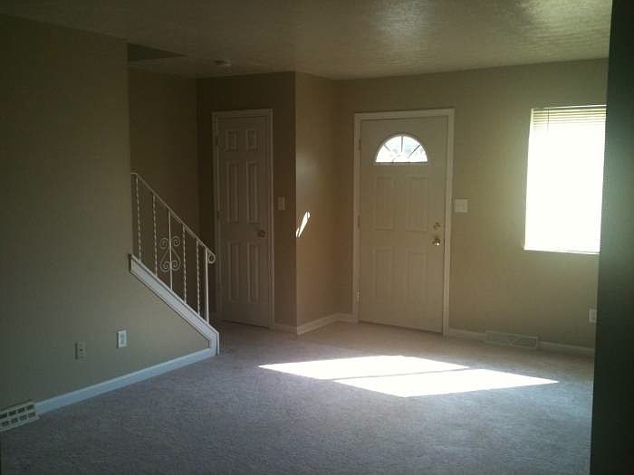 2nd image of 830 Clyde Ave