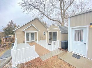 372 Russell Rd, Yankton, SD 57078