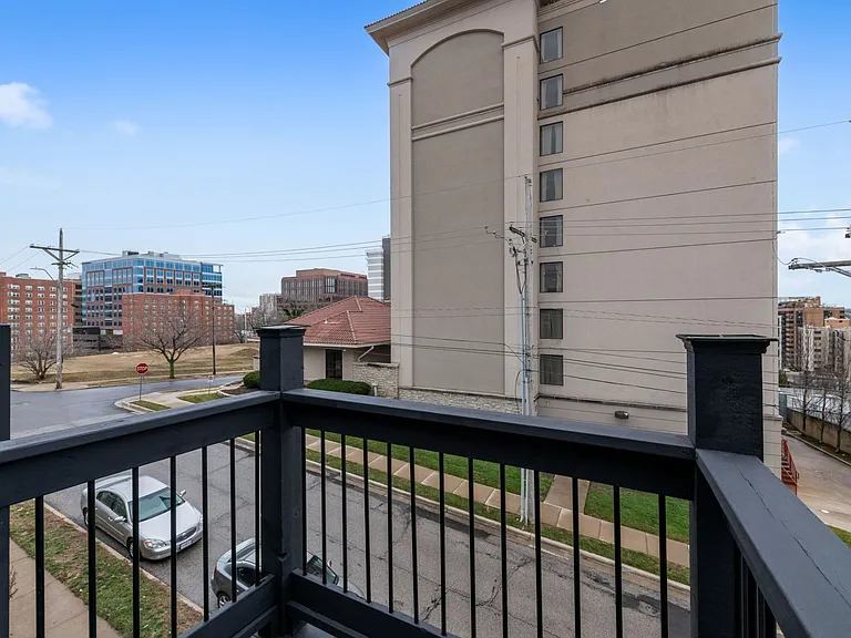 4544 Summit St — Photo 55