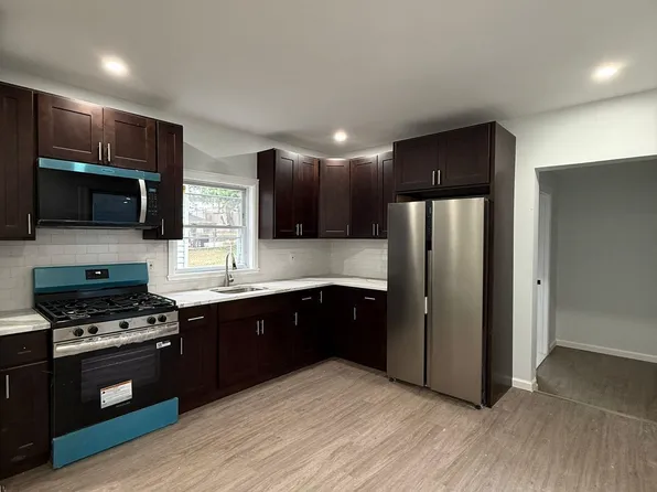 407 Elm Street image 1 of 20