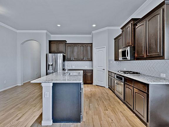 5th image of 2013 San Marino Ln