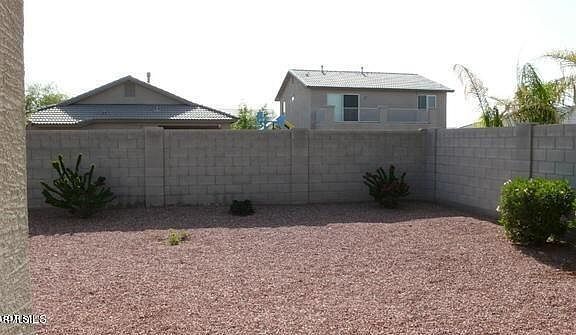 4th image of 102 N 118th Ave
