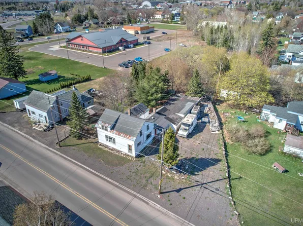 25828 Lake Linden Ave, Laurium, MI 49913