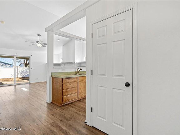 5th image of 2545 E Bremington St