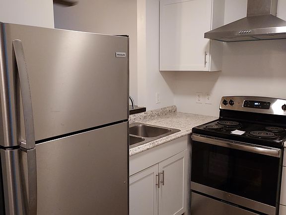 3rd image of 395 Felder Ave #104