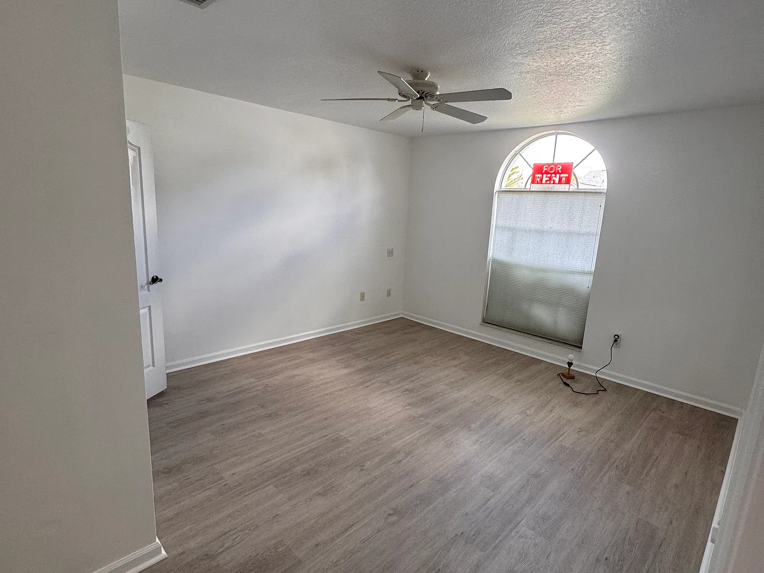 3 bed, 1494 sqft, $2,300 — Photo 4