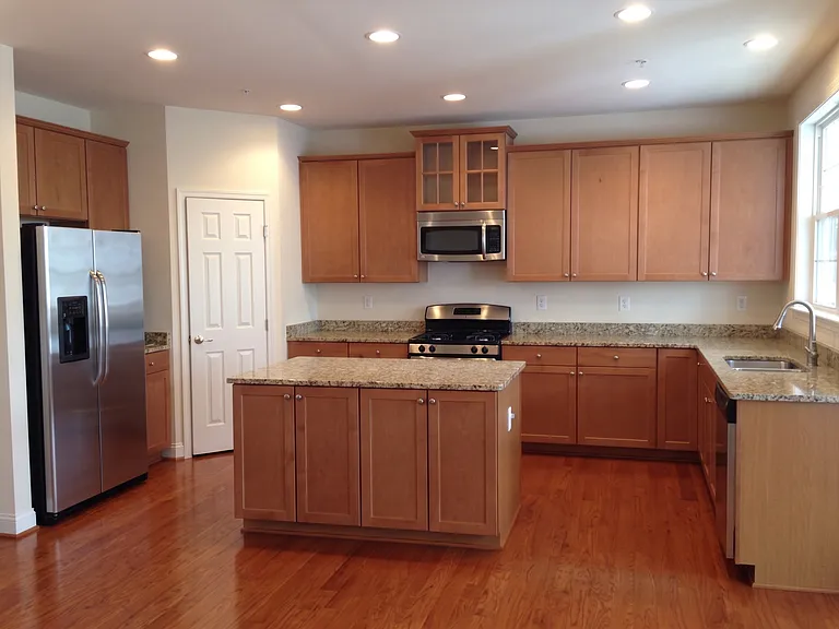 4255 Talmadge Cir — Photo 9