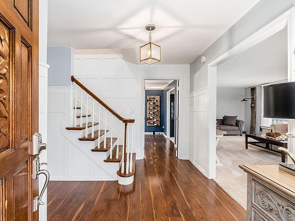 3rd image of 8563 Torwoodlee Ct