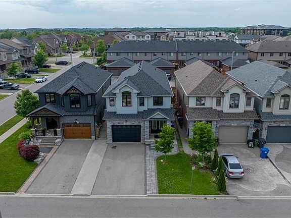 3rd image of 121 Dallan Dr