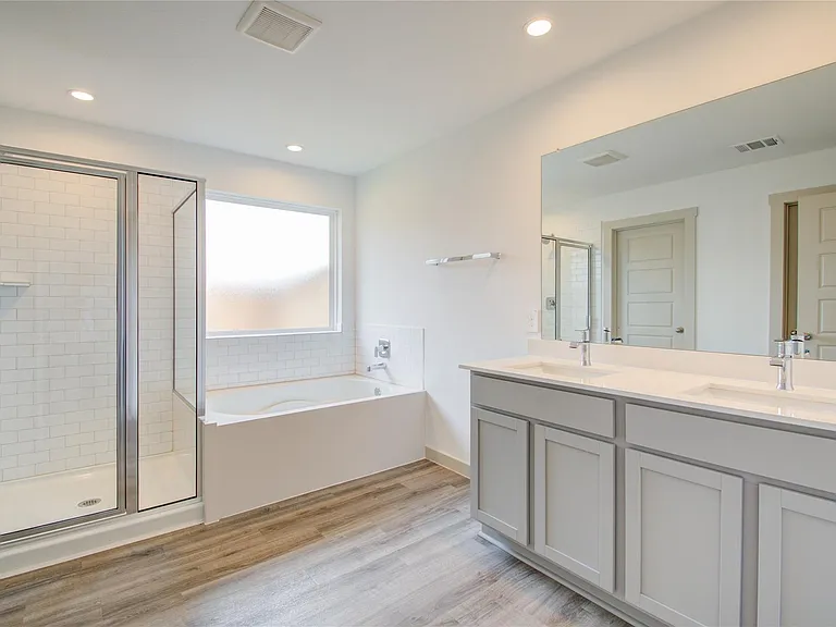 7911 Murciana Dr — Photo 24