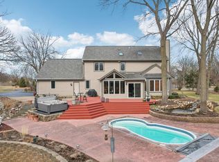 S72W32479 Sandie Ct, Mukwonago, WI 53149