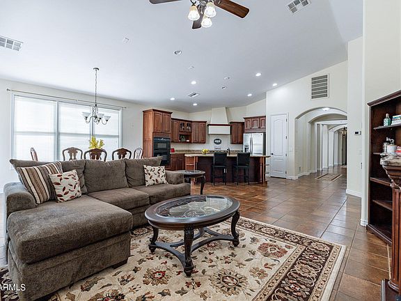 5th image of 2316 E Balsam Drive