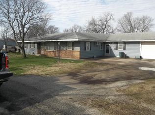 909 N Allen Ave, Chanute, KS 66720