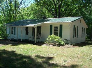 3897 River Rd, Hickory, NC 28602