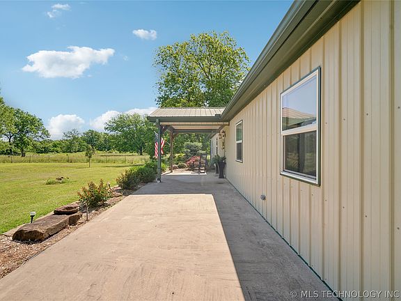 3rd image of 23392 Smith Rd