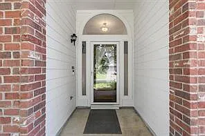 4 bed, 2.0 bath, 1963 sqft, $2,350 — Photo 3