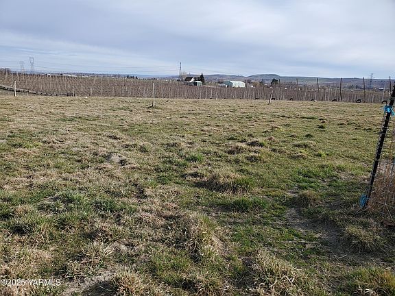 3rd image of 1501 Dekker Rd