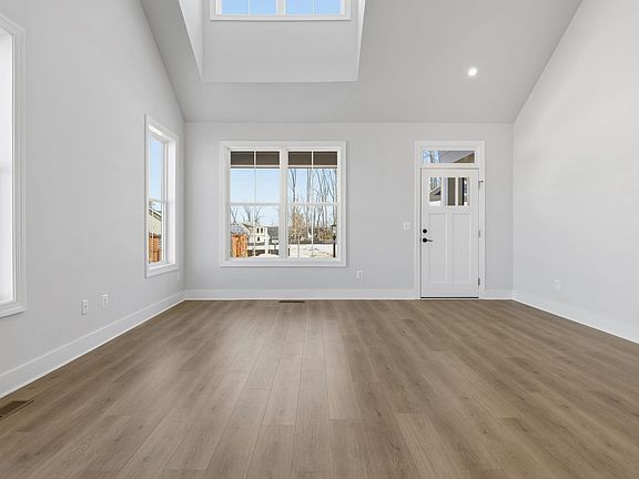 5th image of 91 Renee Ln
