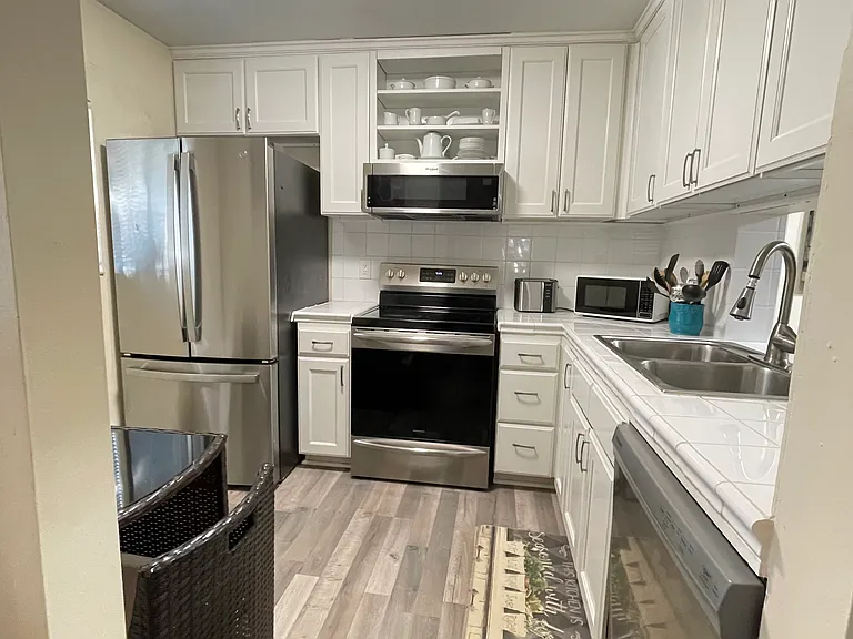 8418 Gardens Cir — Photo 3