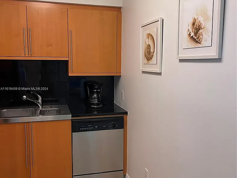 6365 Collins Ave #2610 — Photo 23