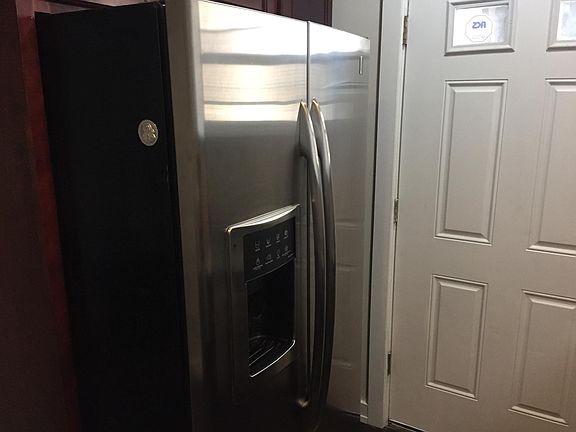 4th image of 6842 S Clyde Ave #1