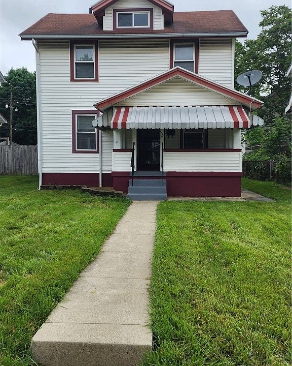 1st image of 93 Fernwood Ave
