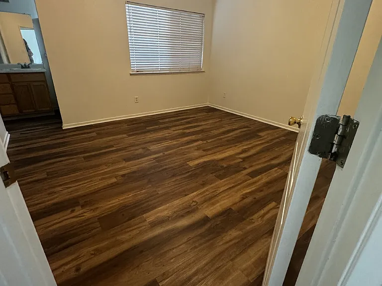 2138 W Solis St — Photo 14