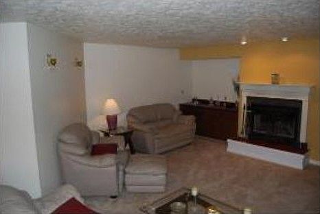 3rd image of 2518 Blue Grass Dr