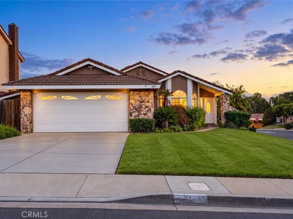 201 S Brookside Ct, Anaheim, CA 92808