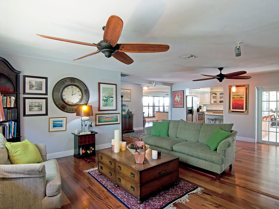 Family Room Pic 1
