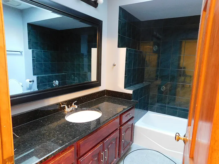 16501 Nottingham Ct — Photo 7