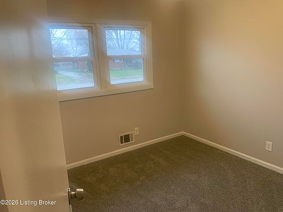4th image of 6811 Creston Dr
