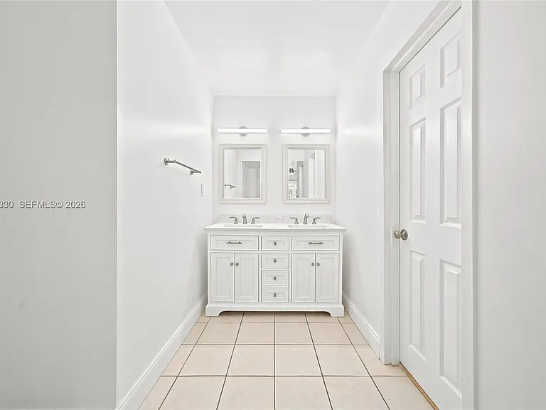 4384 NW 9th Ave #19-1D — Photo 20