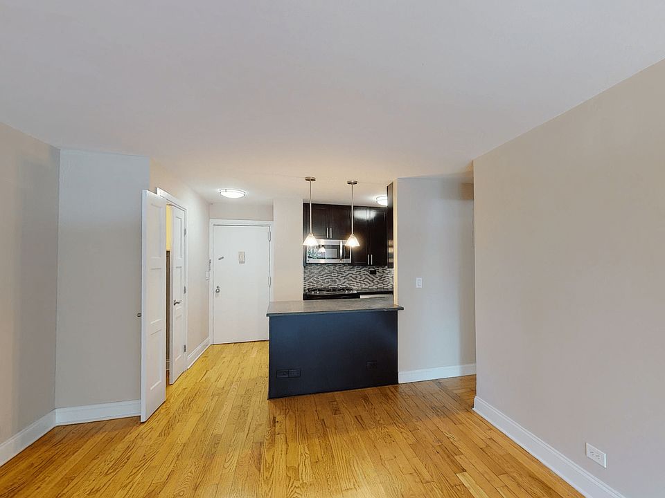 1st image of 310 Greenwich St #3102D