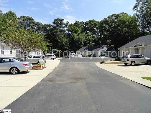 4th image of 20 Paris Creek Ct