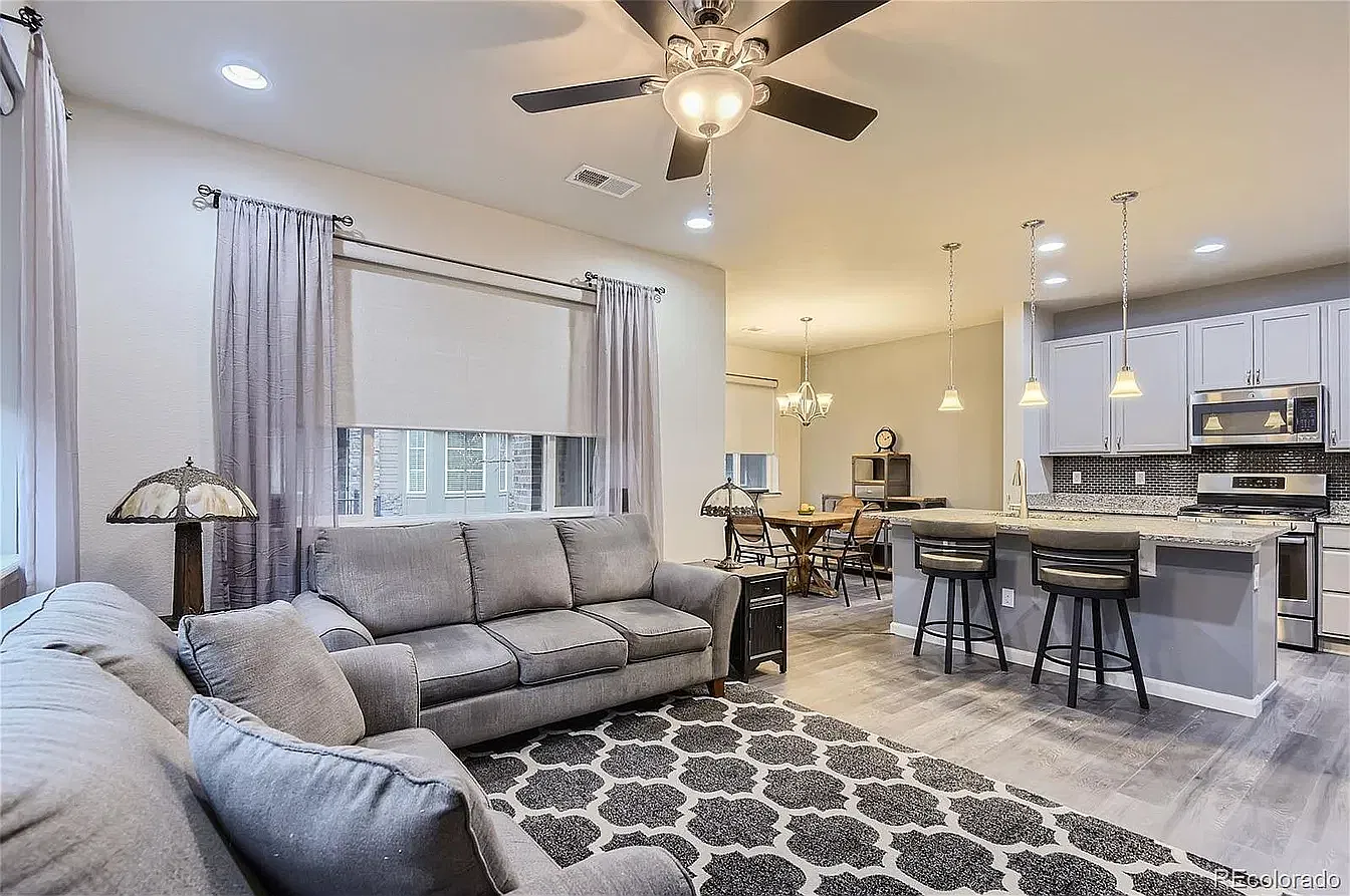 3 bed, 2.5 bath, 1866 sqft, $3,250 — Photo 2
