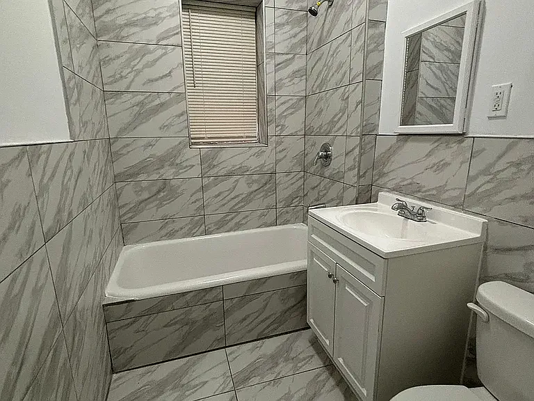 220 Roseville Ave #5D — Photo 7