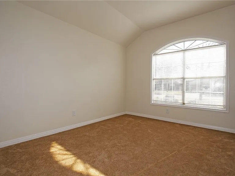 2308 Sycamore Trl — Photo 19