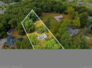 8041 Bridge Lake Rd, Clarkston, MI 48348