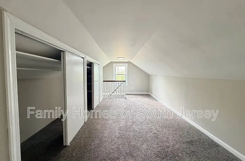 3 bed, 1.0 bath, 936 sqft, $2,000 — Photo 3
