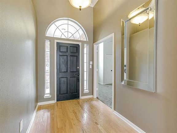 4th image of 2631 Lakeforest Ct