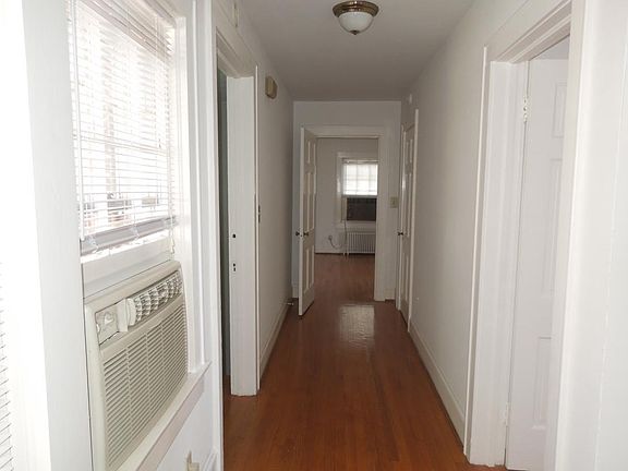3rd image of 113 Willow Grove Ct #B