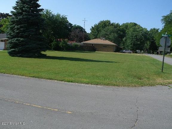 3rd image of 519 Western Ave