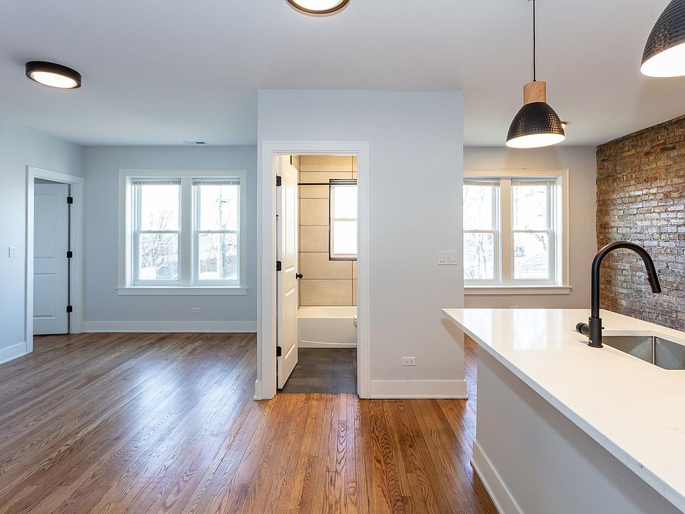 1st image of 4120 N Keeler Ave APT 3