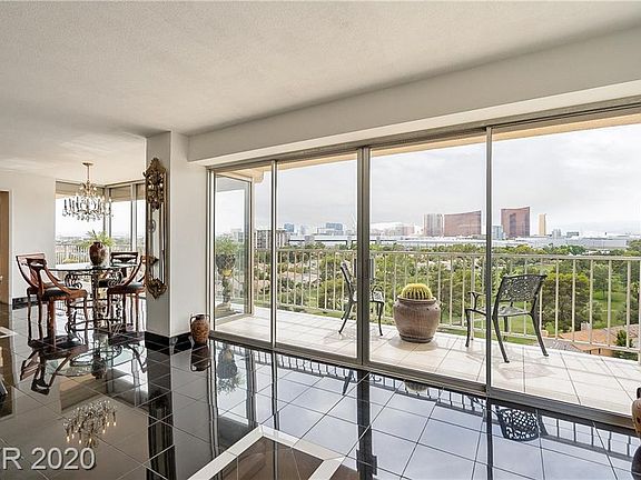 3rd image of 3111 Bel Air Dr Unit 10A