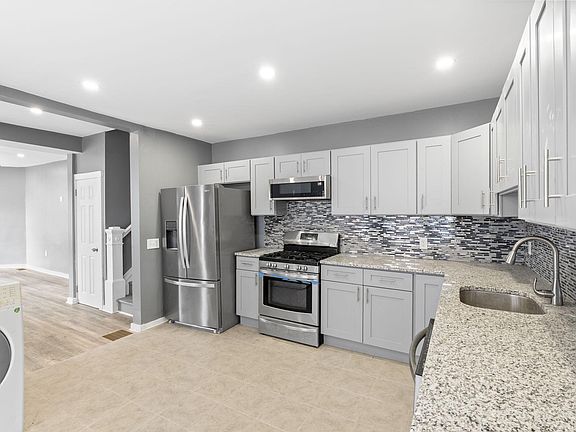 2nd image of 51 Lewis Ave Unit B