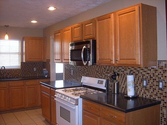 3rd image of 1631 W 26th St