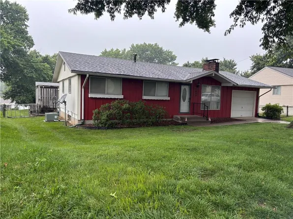 2604 Cardinal Ln, Saint Joseph, MO 64503