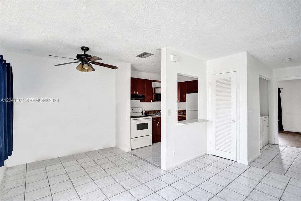 841 SW 7th St APT C, photo 6